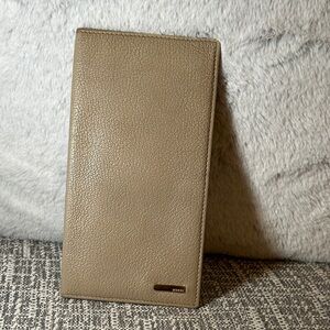 339. Gucci Taupe Leather Long Bifold